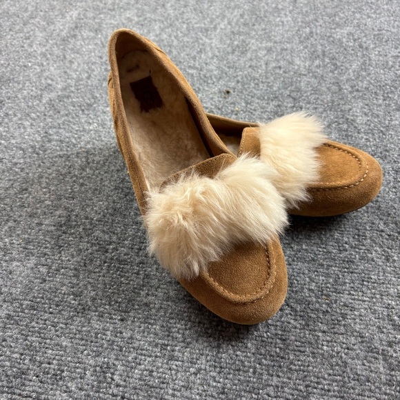 UGG Women’s Kaley Wisp Loafer Chestnut size: 7 - Picture 1 of 12